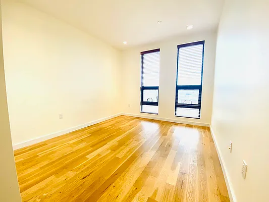 Rented by null | media 61