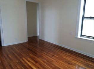 2528 44th St APT 4, Astoria, NY 11103
