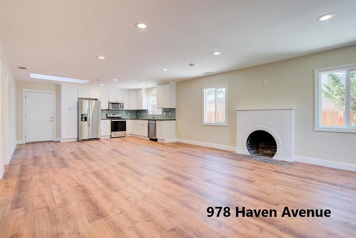 978 Haven Ave — Photo 4