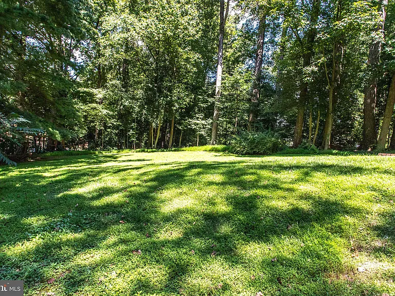 8500 Brook Rd — Photo 50