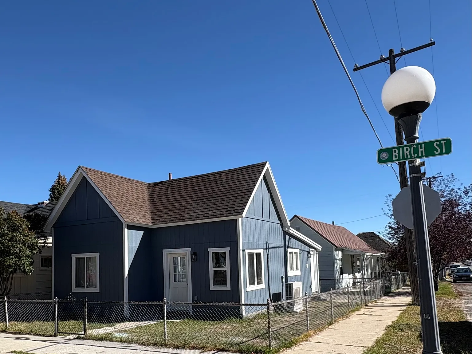 523 Birch St — Photo 2