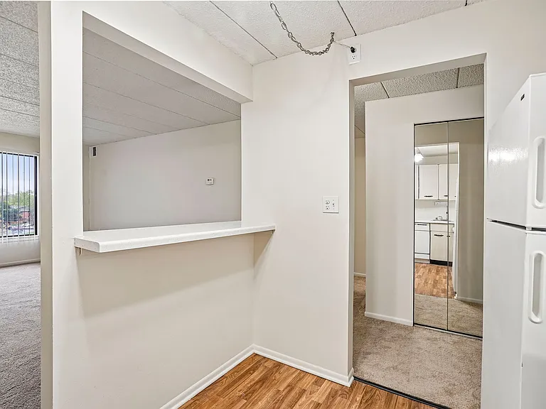 Lincoln Tower Apartments — Photo 22