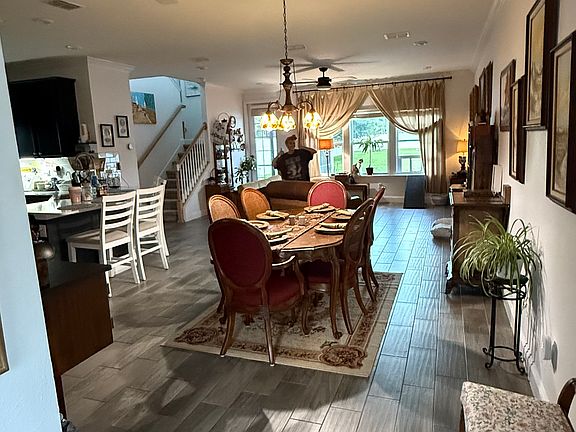 4th image of 181 Silver Creek Pl