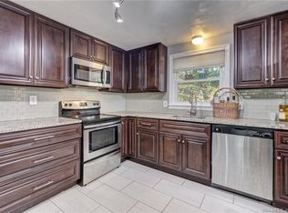 9 Kennedy Dr, Enfield, CT 06082