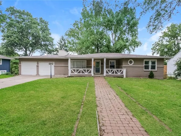 913 Ridgeway Dr, Liberty, MO 64068