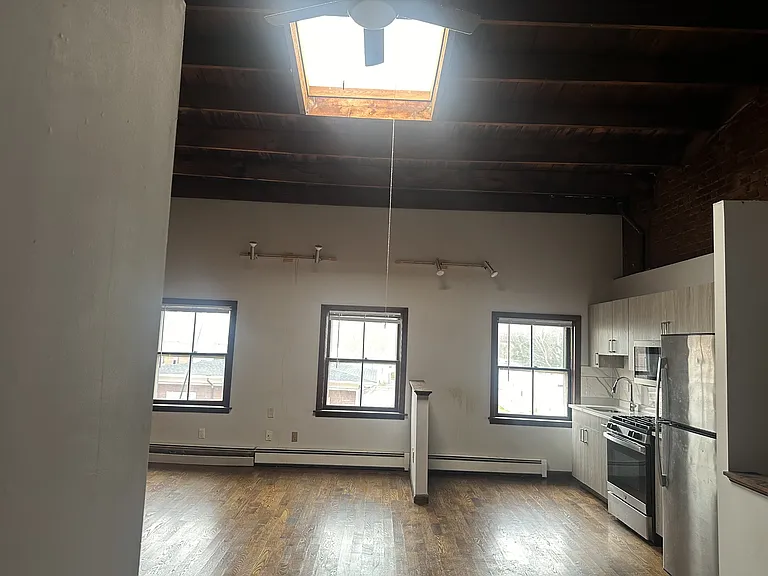 46 Warren St #4 — Photo 7