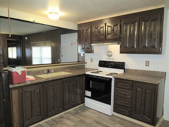 4th image of 1434 Omaha St