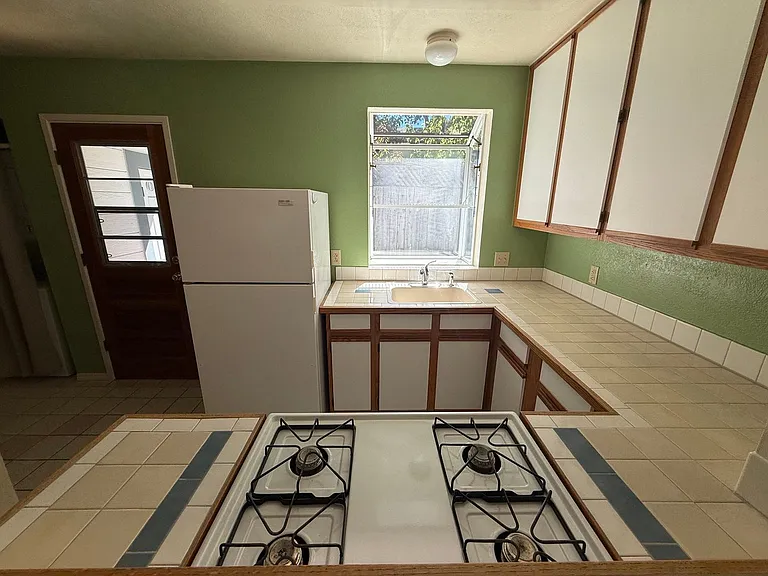 8121 1/2 El Rancho Dr — Photo 10
