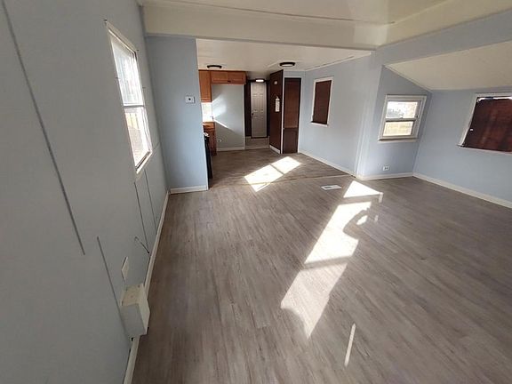 4th image of 7330 William Ave