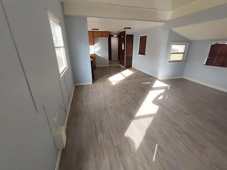 7330 William Ave — Photo 4