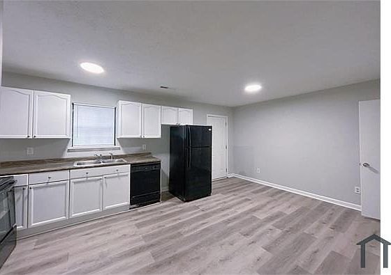 2nd image of 1808 Neely Ave #B