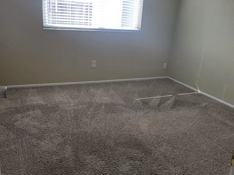 906 Coral Dr — Photo 9