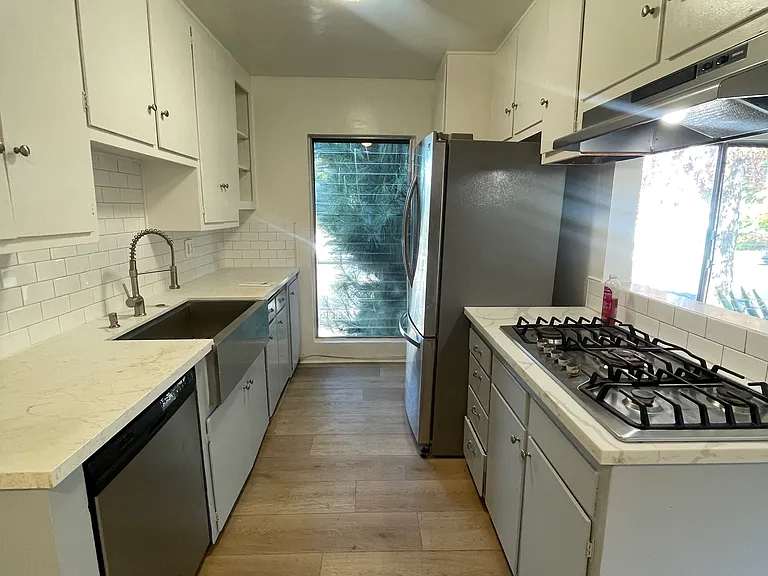 6310 Whitsett Ave #1 — Photo 3