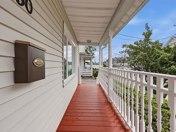 3rd image of 30 Meridian St