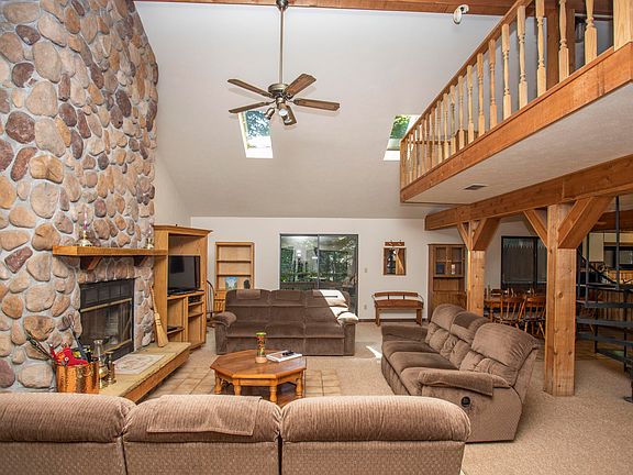 2nd image of 6669 Ravenswood Ave