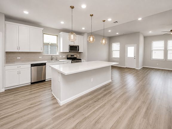 3rd image of 1311 Bonnerjee Dr