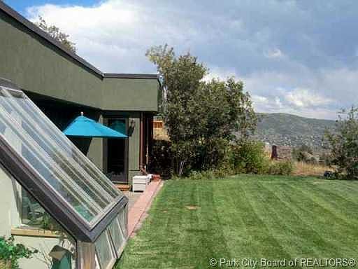 3rd image of 8973 N Cove Dr