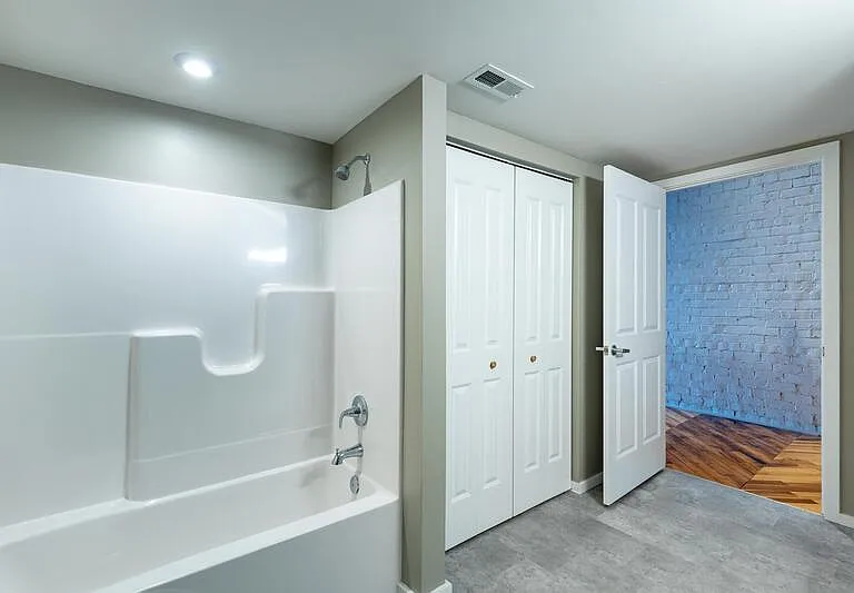116 N 4th St #301 — Photo 11