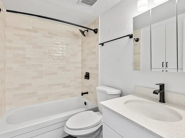 Marion Street Apartments — Photo 22