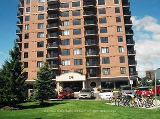 314 Central Park Dr #407, Ottawa, ON K2C 0R2