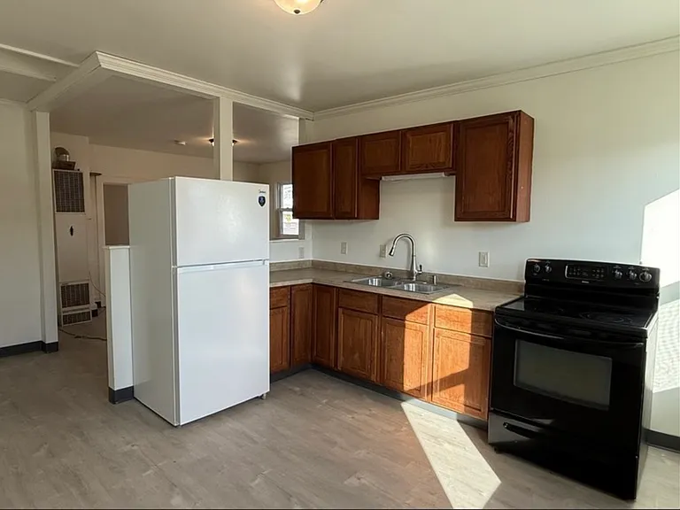 1003 Ontario Ave — Photo 11