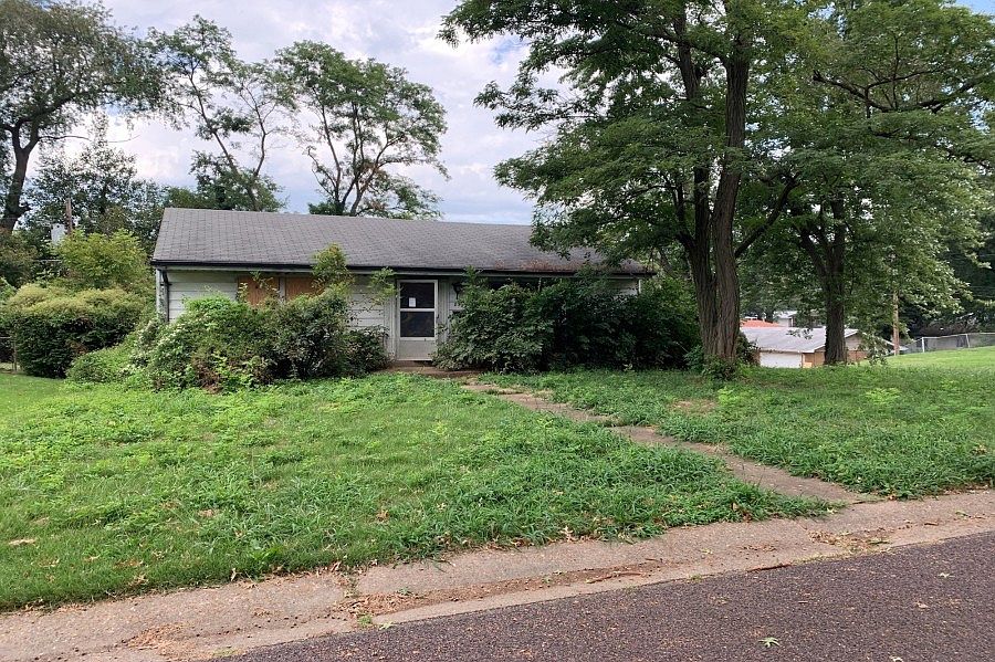 1st image of 8937 Darnell Pl