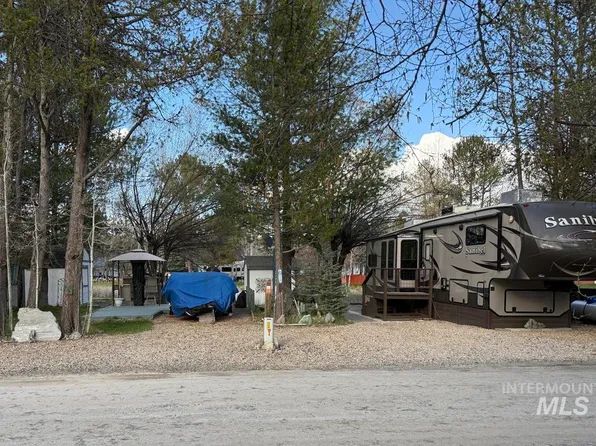 5 H St, Cascade, ID 83611