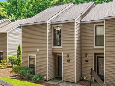 223 Village Ln UNIT A, Greensboro, NC, 27409