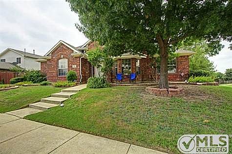 2nd image of 209 Applewood Ct