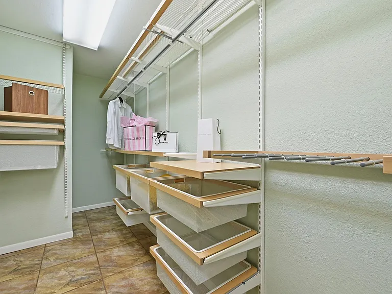 905 Hunters Creek Dr — Photo 13