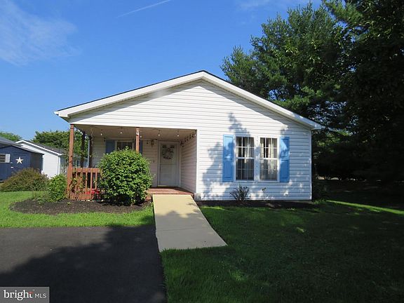 2nd image of 22 Wisteria Ct