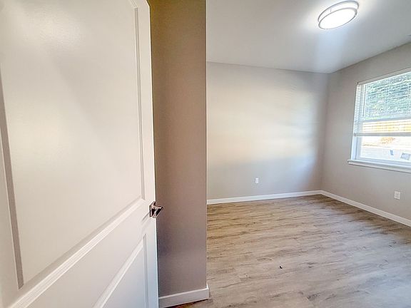5th image of 5534-5564 Skyline Rd S #5560