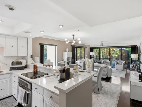3000 Presidential Way #201, West Palm Beach, FL 33401