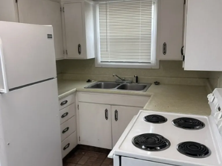 765 Southpoint Blvd — Photo 4