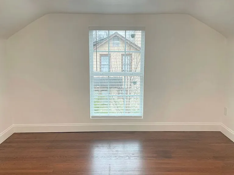 605 Fairview — Photo 15