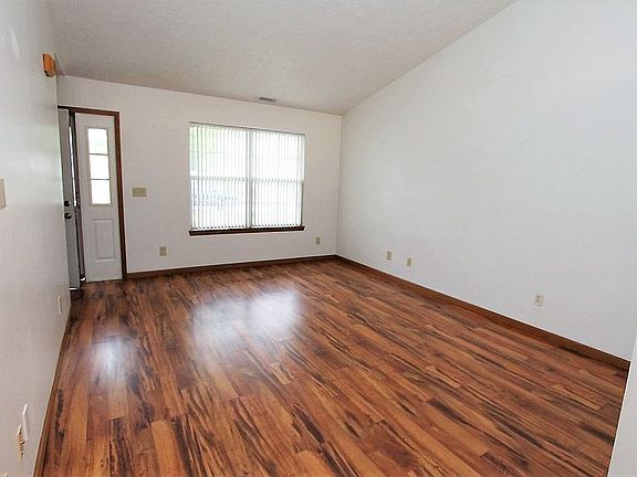 2nd image of 105 Teasdale Dr