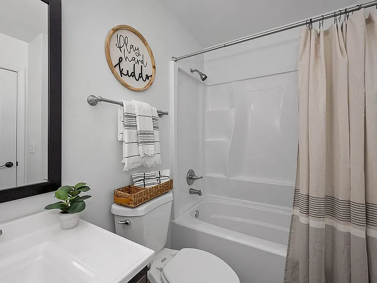 Ivy Hills Living Spaces — Photo 152