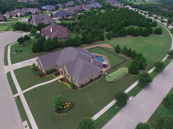 3rd image of 705 Wilford Way