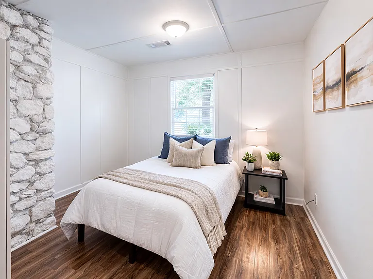 2116 Tudor Castle Cir — Photo 2