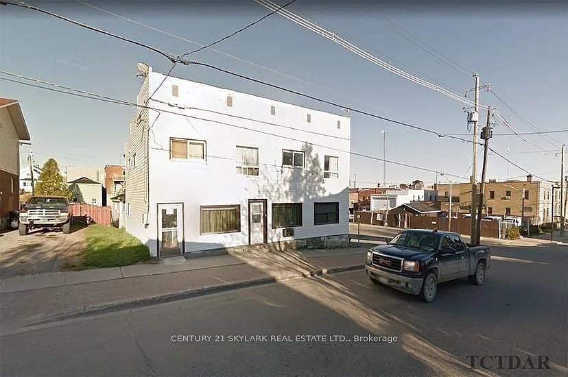1st image of 43 Duncan Ave S