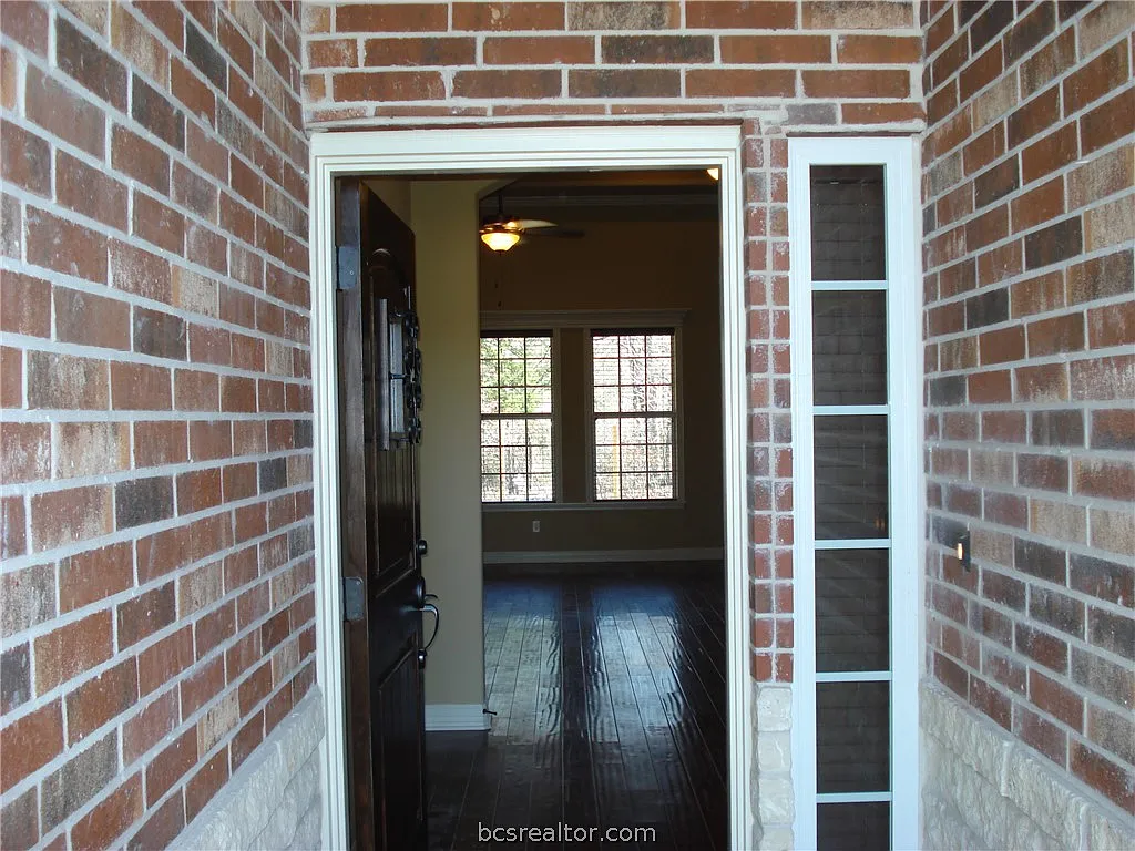 3 bed, 2.5 bath, 2150 sqft, $2,495 — Photo 4
