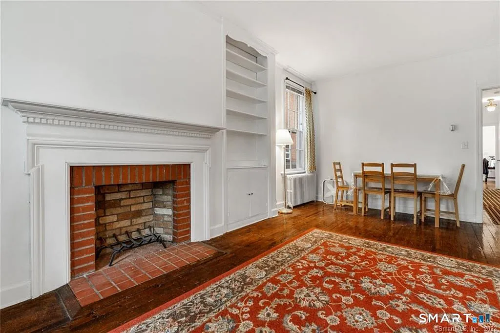 3 bed, 1.0 bath, 2000 sqft, $2,950 — Photo 4