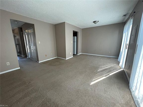3rd image of 1320 River Birch Run S