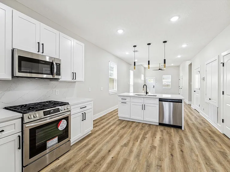 8130 Sunbury St — Photo 3
