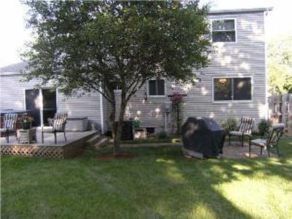 5th image of 2093 Drumlin Dr