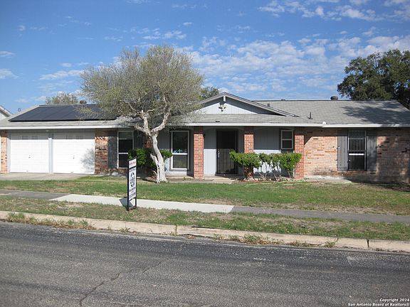 2nd image of 3006 Red River Dr