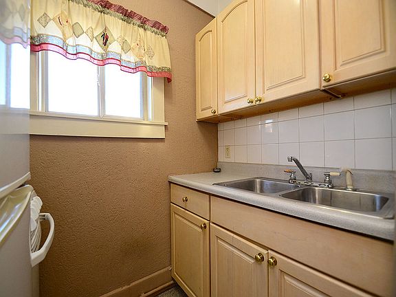 4th image of 1111 Park Ave Unit 3