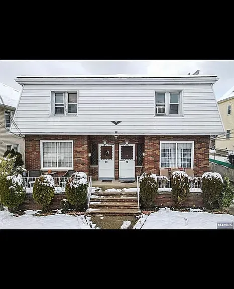 73-75 Maple St #1 — Photo 4