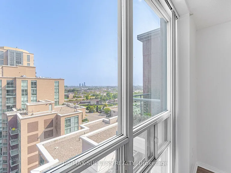 11 Michael Power Pl #Penthouse 14 — Photo 12