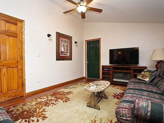 5th image of 204 Bunn Dr